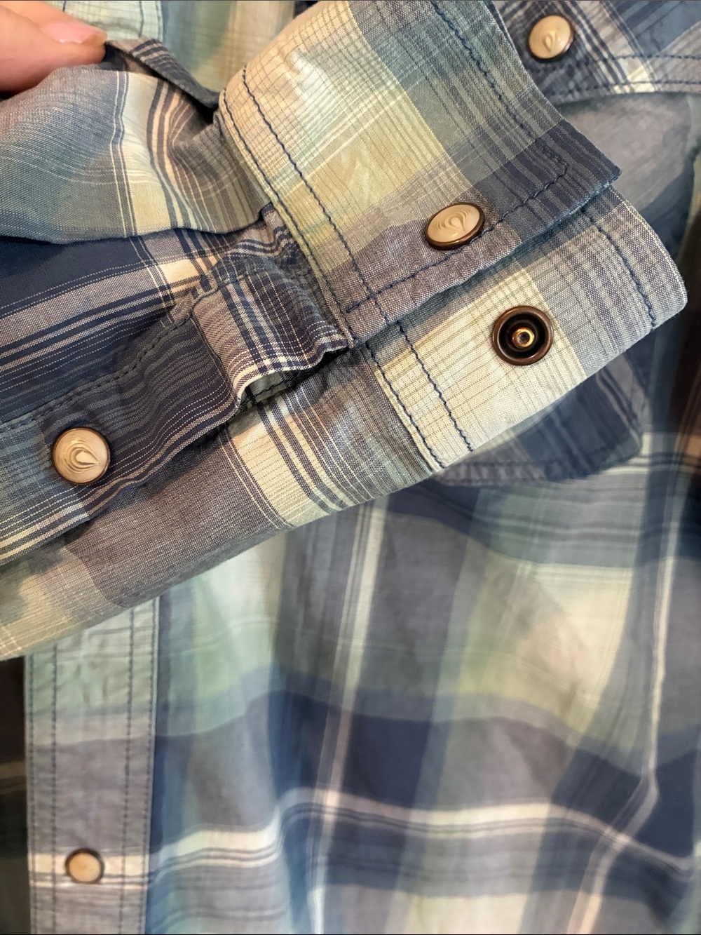 Carhartt Size Large Blue & Green Plaid Button-Down Work Shirt - Picture 5 of 9